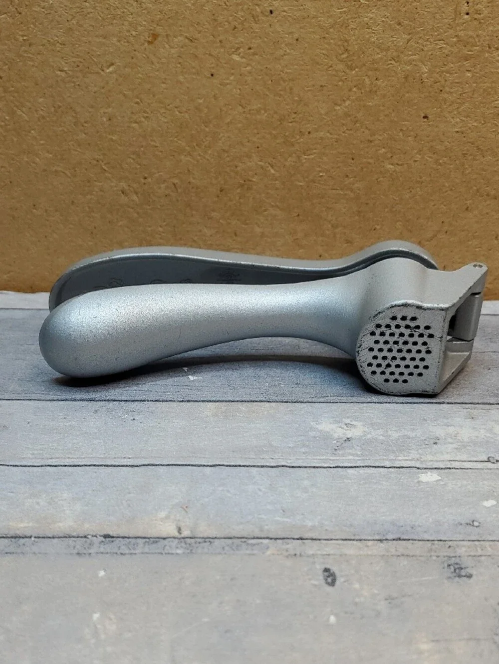 Pampered Chef Garlic Press C11